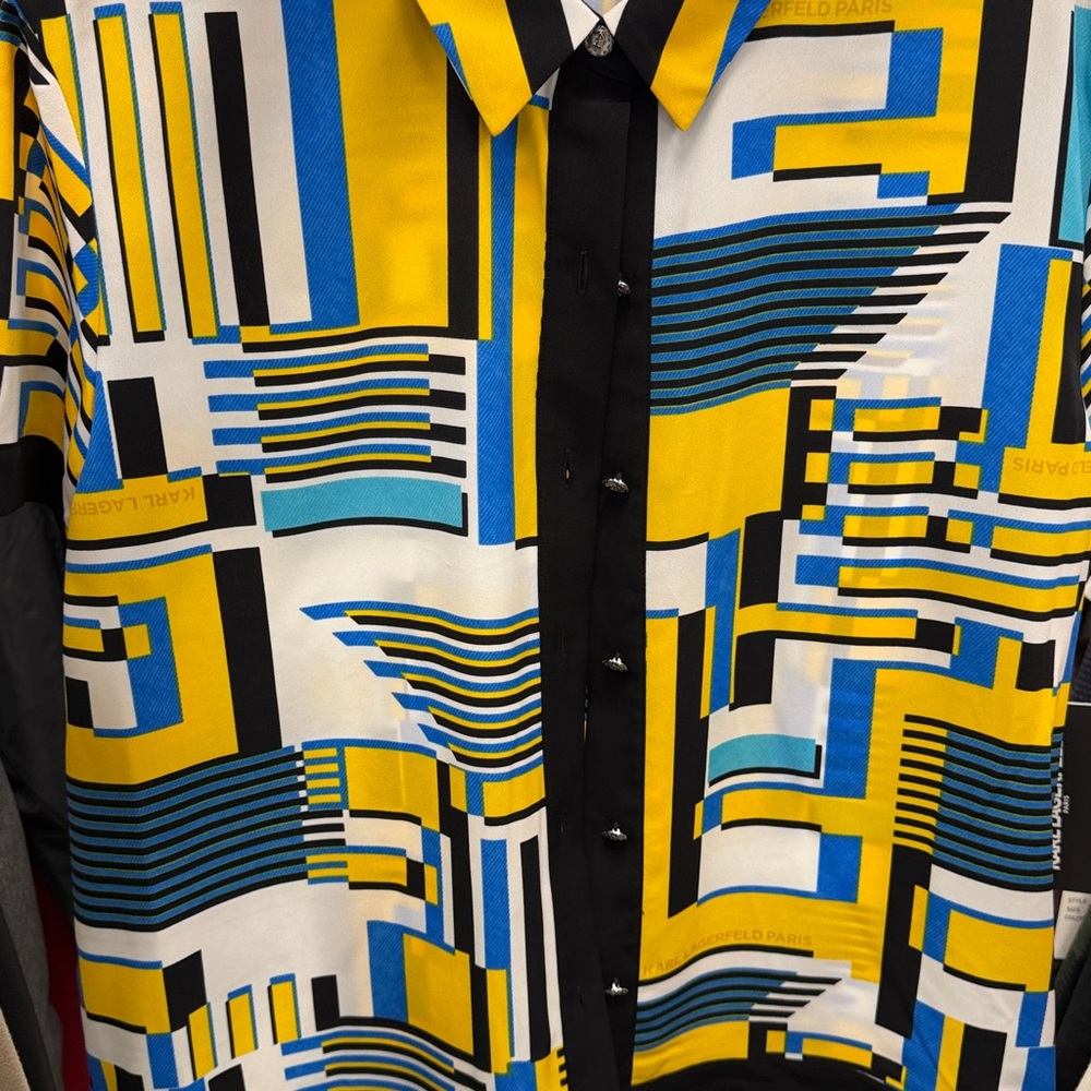 Karl Lagerfeld Women's Abstract-Print Button-Down Short-Sleeve Top - Picture 9 of 9